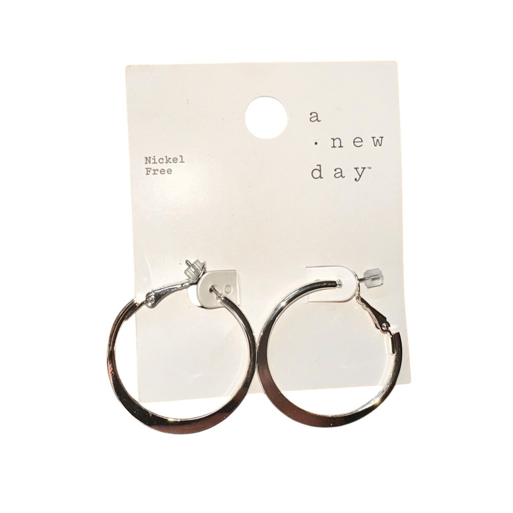 Chic Silver Hoop Earrings​